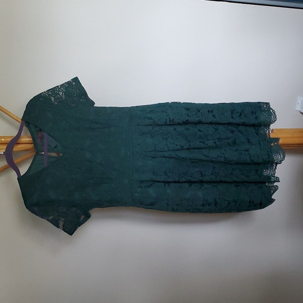 Green lace cocktail dress